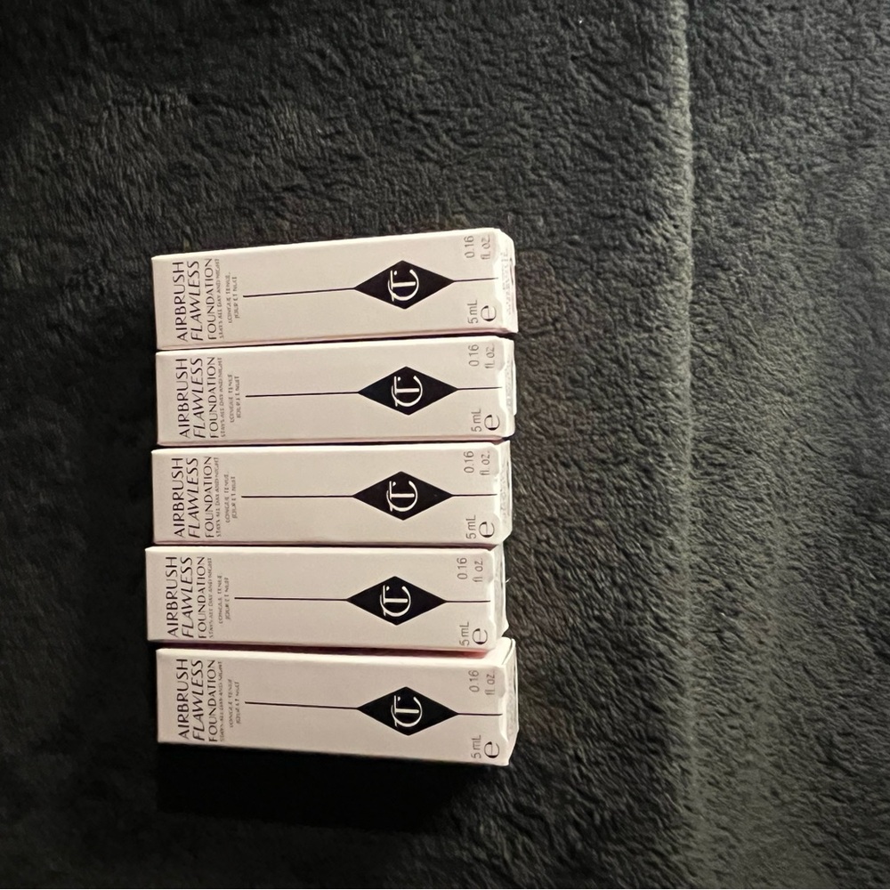 Charlotte Tilbury Airbrush Flawless - foundation